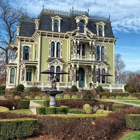 Second Empire Style House, French Second Empire Architecture, 2nd Empire House, 2nd Empire Victorian House, Second Empire Victorian House, 1900 House Exterior, Second Empire Architecture, Vintage Mansion Exterior, French Victorian House