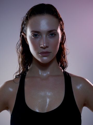 Gym girl Sweaty Gym Workout, Sweaty Workout Women, Sweaty Face, Ching Chang, Fitness Shoot Ideas, Workout Photoshoot, Fitness Portrait, Activewear Photoshoot, Female Portrait Poses