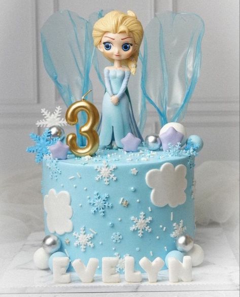 Frozen Buttercream Cake, Elsa Cake Design, Elsa Pasta, Frozen Cake Designs, Kue Disney, Cake Elsa, Elsa Torte, Elsa Cake Frozen, Cake Frozen