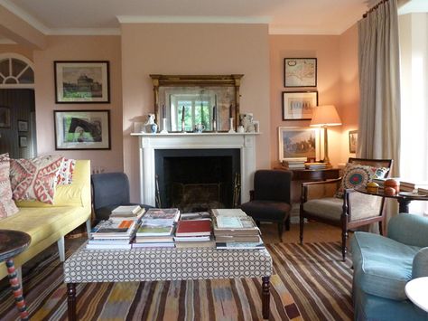 A wonderful sitting room with walls painted in Farrow & Ball's Setting Plaster! The sitting room is an altogether more restful thing, in its new coat of powdery chalky pink. Patrick mixed that for me too, a shade right in-between his 1950s pink and Farrow & Ball's Setting Plaster (which is a beautiful colour but… Setting Plaster, Ben Pentreath, English Decor, Pink Living Room, Farrow And Ball, Pink Room, A Living Room, Drawing Room, Front Room