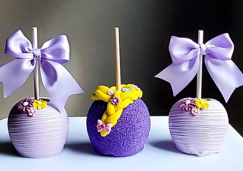 Tangled Treat Ideas, Rapunzel Treats Table, Rapunzel Cakepops, Tangled Cake Pops, Rapunzel Dessert Table, Rapunzel Treats, Tangled Treats, Rapunzel Cake Pops, Repunzel Quince Theme