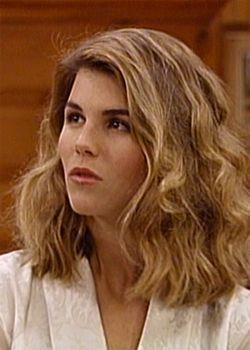 Lori Loughlin Hair, Becky Full House, Lori Loughlin Full House, 1980s Makeup And Hair, Aunt Becky, Dj Tanner, 90s Mom, Hair Icon, Long Hair Updo