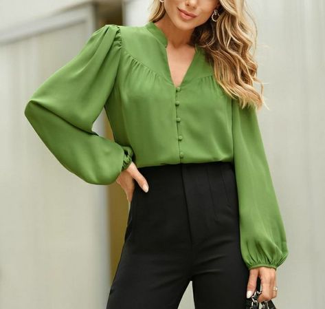 Simple Office Wear Blouse Designs, Smart Casual Work Attire, Simple Dress Casual, Blouse Casual Fashion, Iranian Women Fashion, Office Wear Women, Fashion Design Collection, Blouse Designs Indian, Coat Women Fashion