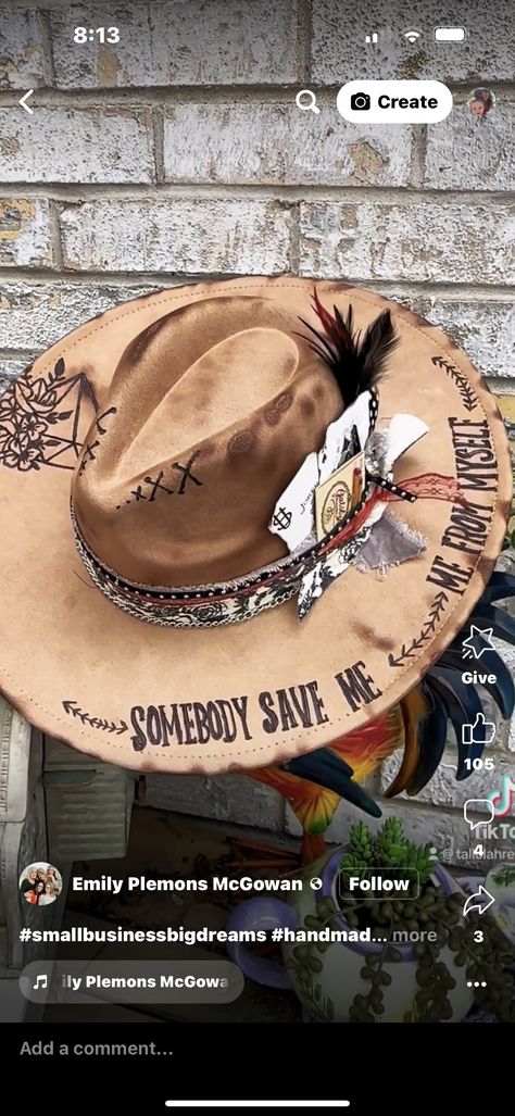 Western Burnt Hats, How To Burn Hats, Burnt Hat Design Ideas, Burnt Hat Design, Hat Bar Ideas, Custom Cowgirl Hats, Hat Customization, Burning Hats, Burnt Hat