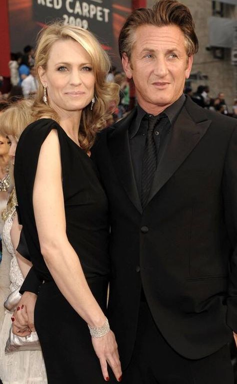 Billionaire Couple, Robin Wright Hair, Robin Wright Penn, Bill And Melinda Gates, Melinda Gates, Divorce Court, Khloé Kardashian, Robin Wright, Hollywood Couples