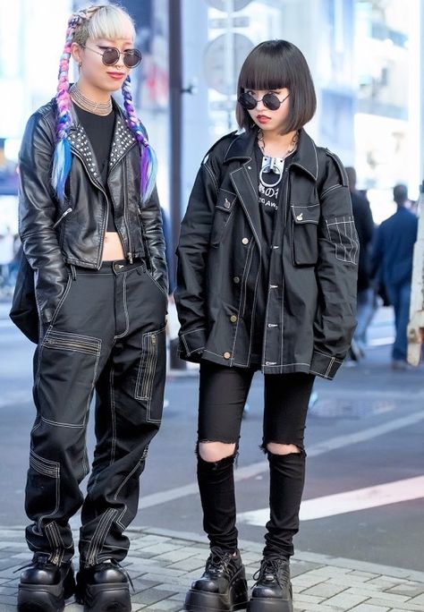 Dark Street Style Stile Punk Rock, Mode Harajuku, Harajuku Street Style, Estilo Harajuku, Goth Outfit, Harajuku Street, 일본 패션, Dark Street, Harajuku Fashion Street