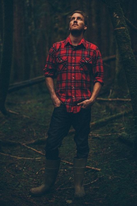 Oh yes! Plaid flannel shirt and cowboy boots (not so much the rubber) I don't mind the scruff either <3 Forest Shoot, Lumberjack Style, Lumber Jack, Forest Life, Outdoorsy Style, Mountain Men, Mens Fashion Rugged, Fall Clothes, Mountain Man