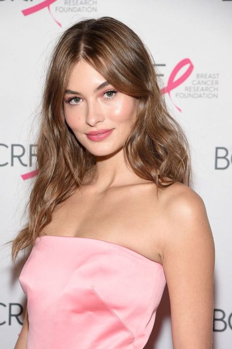 We asked makeup artists to share the best foundations for oily skin that actually last. Discover the best long-wear foundations for oily skin inside. Best Foundation For Oily Skin, Foundation For Oily Skin, Grace Elizabeth, Top Makeup Products, Hailey Baldwin, Beauty Inspiration, Good Skin, Oily Skin, New Hair