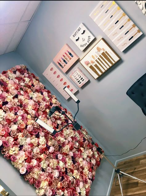 Flower wall selfie station makeup lights flowers makeup makeup artist Salon Selfie Station, Selfie Wall Ideas, Makeup Room Decor Wall, Makeup Lights, Makeup Studio Decor, Nail Room Ideas, Selfie Station, Beauty Room Salon, Esthetician Room Decor