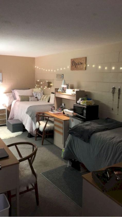 56 Unique Dorm Room Ideas That You Need to Copy #Interior Design source: https://matchness.com/2018/10/03/56-unique-dorm-room-ideas-that-you-need-to-copy/ Basement Dorm Room Ideas, Dorm Room With Roommate, Dorm Room Ideas With Roommate, Dorm Room Ideas Roommate, Dorm Room Comforters, Elegant Dorm Room, Unique Dorm Room, Dream Dorm Room, Nice Bedroom