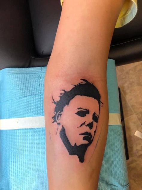 Leg Tattoo Thigh, Michael Myers Tattoos, Michael Myers Portrait, Micheal Myers Tattoo, Jason Voorhees Tattoo, Sage Green Aesthetic Wallpaper, Shelbyville Indiana, Michael Myers Tattoo, Here Tattoo