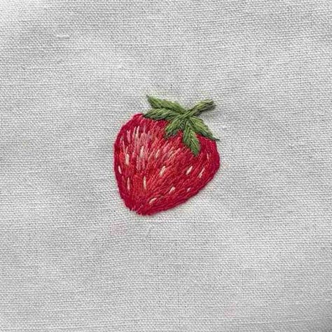 Hand Embroidered Strawberry, Embroidery Designs Strawberry, Cute Embroidery Strawberry, Simple Strawberry Embroidery, Embroidery Fruit Patterns, Hand Embroidery Strawberry, Strawberry Embroidery Pattern Free, How To Embroider Strawberries, Beginning Embroidery Patterns