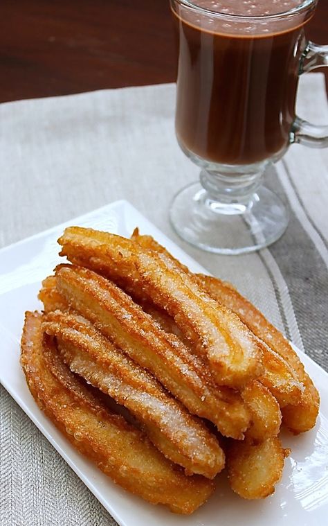 This churros are super easy to make. Serve them with hot chocolate and you'll have the perfect winter #breakfast or #snack. Click for the recipe #byenrilemoine  #enrilemoine #churrosrecipe #churroswithhotchocolate #SpanishCuisine via @enrilemoine Chocolate Churros, Churros Con Chocolate, Homemade Churros, Winter Breakfast, Churros Recipe, Mexican Dessert, Chocolate Caliente, Think Food, Hot Chocolate Recipes