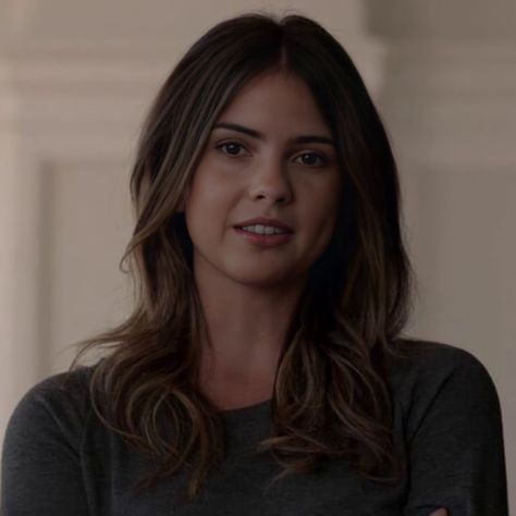 Teen Wolf Malia, Euphoria Clothing, Malia Hale, Malia Tate, Shelley Hennig, Wolf Character, Teen Wolf Mtv, Female Vampire, George Weasley