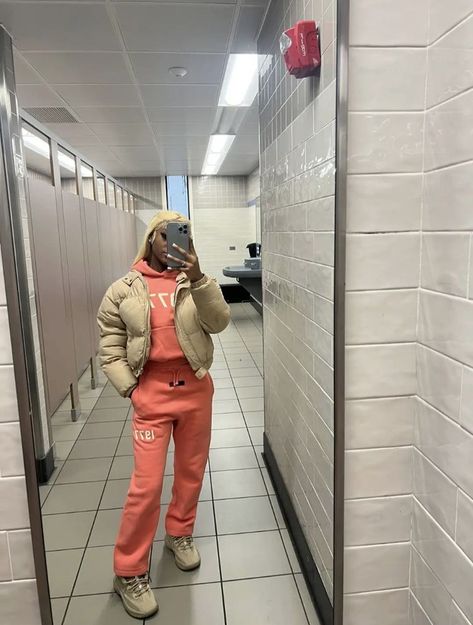 Pink Essentials Outfit, Peach Essentials Hoodie Outfit, Yellow Essentials Hoodie Outfit, Essential Outfits For Black Women, Ptso Ideas Outfits Winter, Fresh Outfits For Women, Coral Essentials Hoodie Outfit, Pink Essentials Hoodie Outfit, Fly Outfits Black Woman