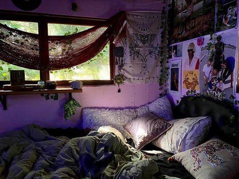 Hippie grunge room