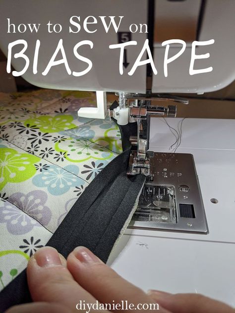 Learn how to sew on bias tape the RIGHT way with an in-depth sewing tutorial for beginners!  #sewing #beginnersewing Bias Tape Quilt, Barbie Products, Bias Tape Tutorial, Patterns Skirt, Sewing Bias Tape, Bias Tape Binding, Make Bias Tape, Sewing Coat, Smocking Tutorial