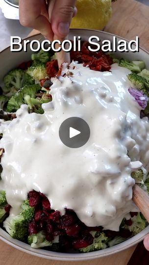 Seed Salad Recipes, Chopped Broccoli Salad, Broccoli Salad Dressing, Tomatoes In Oil, Best Broccoli Salad Recipe, Healthy Broccoli Salad, Chopped Broccoli, Broccoli Salad Bacon, Salad Diet