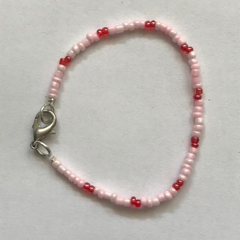 Seungmin Bracelet, Anklets To Make, Pop Beads, Tiny Bead Bracelet, Small Bead Bracelet, Beaded Jewelry Necklaces, Beading Jewelery, Diy Bracelets Patterns, Summer Bracelets