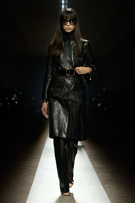 Tom Ford Fall 2024 Ready-to-Wear Fashion Show | Vogue Bella Hadid Photos, Expensive Taste, Cyberpunk Style, Winter Outfits Women, Winter 2024, Business Outfits, Fall 2024, Fall Outfits Women, Fall Trends