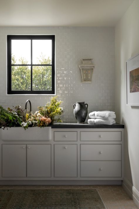 Shea Mcgee Laundry Room, Studio Mcgee Laundry Room, Mcgee Laundry Room, Modern Utility Room, Ranch Cottage, White Laundry Room, Hilltop Estate, Hallway Laundry, St David