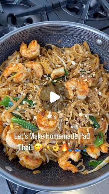 Rice Noodles With Shrimp, Cj Eats, Tofu Pad Thai, Shrimp Pad Thai, Shrimp Noodles, Dark Soy Sauce, Thai Kitchen, Laos Food, Pad Thai Recipe