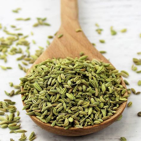 Fennel for irritation and redness  Fennel with its slight licorice flavor, is especially good for sensitive skin; it decreases redness and… Confucius Quotes, Homemade Spices, Fennel Seeds, Fennel, Licorice, How To Dry Basil, Basil, Sensitive Skin, Seeds