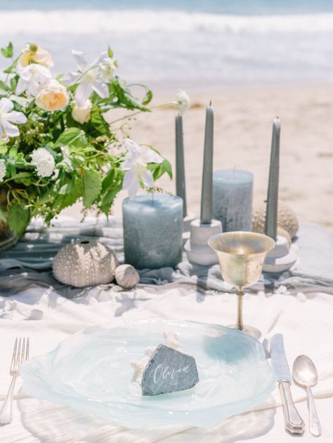 Bridal Shower Tablescape, Mermaid Bridal Showers, Beach Wedding Style, Coastal Wedding Inspiration, Beach Wedding Tables, Blue Beach Wedding, Beachy Wedding, Sea Wedding, Ocean Wedding