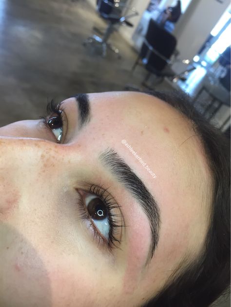 Eyebrows For Black Hair, Thick Shaped Eyebrows, Eyebrow Shaping Ideas, Brow Inspiration Eyebrow Shapes, Brow Tint And Shape, Medium Arch Eyebrows, Eyebrow Inspo Shape, Eyebrow Goals Natural, Soft Arch Brows