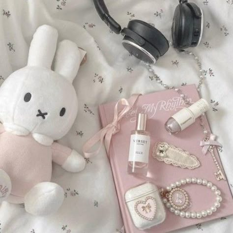 Image coquette, inspo Phone Case Wildflower, Miffy Aesthetic, Coquette Widgets, Wonyoung Core, Coquette Things, Aesthetic Wallpaper Vintage, Soft Pink Theme, Pretty Pink Princess, Baby Pink Aesthetic