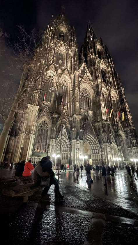 Goth Architecture, Cathedral Architecture, Gothic Aesthetic, Beautiful Dark Art, Cool Wallpapers Art, Architecture Old, Gothic Architecture, City Aesthetic, Beautiful Architecture