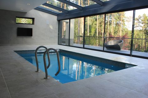 Small Indoor Pool, Indoor Pool House, Inground Pool Designs, Indoor Swimming Pool Design, Indoor Pool Design, Endless Pool, Piscina Interior, Luxury Swimming Pools, Indoor Swimming Pool