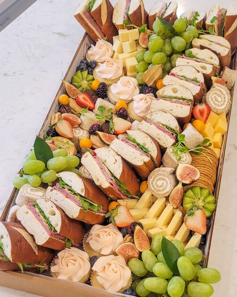 Sandwich Galore - Dessert Items (Cupcakes/Mini Cakes) / Vegetarian / Diamon Platters Grazing, Meat Sandwiches, Holiday Charcuterie, Charcuterie Board Meats, Amazing Food Platters, Sandwich Platter, Dessert Items, Family Brunch, Seasonal Fruits