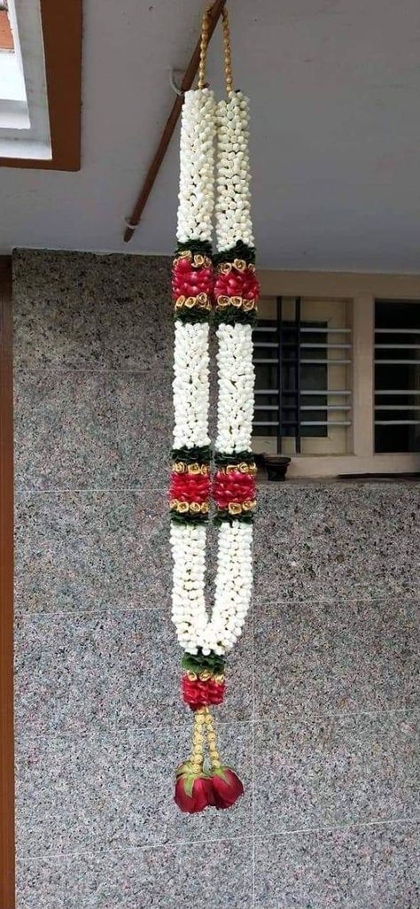 Wedding Mala, Flowers Types, Indian Wedding Garland, Flower Garland Wedding, Wedding Garland, Stage Decoration, Jasmine Flower, Flower Garland, Garland Wedding