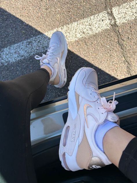 Air Max Excee Outfits, Nike Air Max Excee Outfits, Vapor Max Outfit, Air Max Outfits, Gym Shoes Outfit, Outfit Ideas Leggings, Nike Air Max Outfit, Air Max Outfit, Gym Outfit Inspo