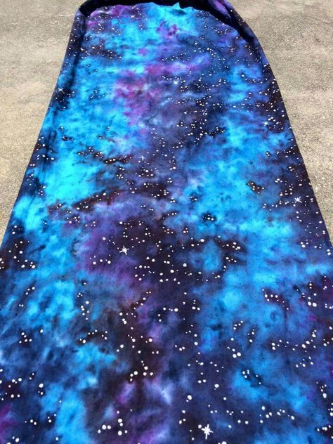 https://www.facebook.com/StarrySkiesTieDyes/ Galaxy Fabric Painting, Vbs Space, Tye Dye Patterns, Diy Tie Dye Techniques, Diy Tie Dye Designs, Galaxy Fabric, Ice Tie Dye, Tie Dye Party, Diy Tie