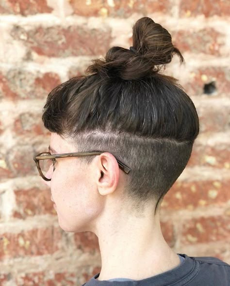 Rustic 360 Undercut  Hair By @crystal_the_cosmetologist 💇🏻‍♀️ #BuzzCutFeed #360Undercut  #Undercut #Undercuts #Hair #ShavedNape #NapeShave… Lob With Undercut Long Bobs, 360 Undercut, Badass Haircut, Undercut Ideas, Long Undercut, Side Quiff, Side Cut Hairstyles, Undercut Hair, Undercut Hairstyles Women