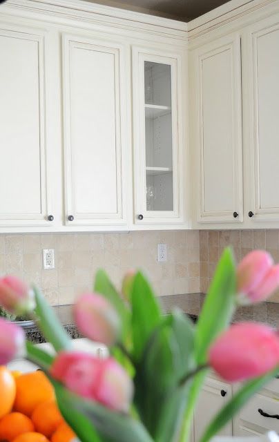 Step by Step tutorial on how to add glass to a kitchen cabinet. My Uncommon Slice of Suburbia Paint Oak Cabinets, Painting Oak Cabinets, Beautiful Cabinet, Kitchen Paint Colors, Kitchen Cabinets Makeover, Summer White, Oak Cabinets, Built In Cabinets, Kitchen Paint