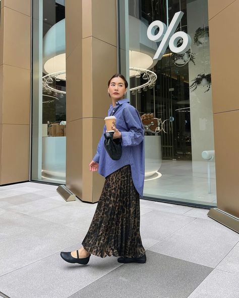 #fitcheck with my current fav SHOES @camper_thailand ❤️ | Instagram Camper Shoes Outfit, Animal Print Skirt Outfit, Print Skirt Outfit, Thailand Instagram, Printed Skirt Outfit, It Girl Vibes, Styling Skirts, Flannel Blouse, Shirt Flannel