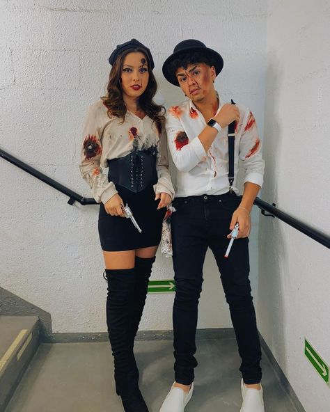 Bonnie E Clyde, Clever Halloween, Clever Halloween Costumes, Fantasias Halloween, Halloween 2024, Couple Halloween, Halloween Costumes, Halloween, On Instagram