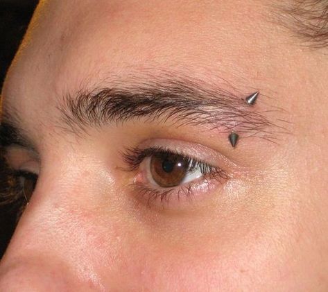 Lip Piercing Jewelry, Face Piercings, Cool Piercings, Facial Piercings, Cute Piercings, Eyebrow Piercing, Lip Piercing, Body Modifications, Piercing Tattoo