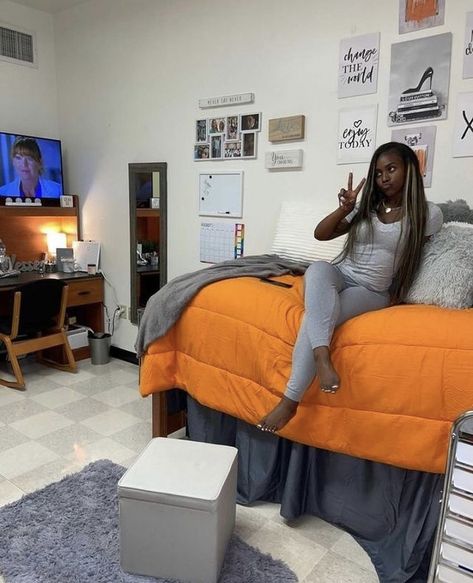 Orange And Grey Dorm Room, Freshman College Outfits, Black Aesthetic Dorm Room, Dorm Desk Decor Ideas, Plain Dorm Room Ideas, Pink And Black Dorm Room Ideas, Hbcu Dorm Ideas, Brown Dorm Room Ideas, Orange Dorm Room Ideas