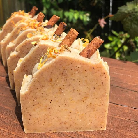 Orange spice is the classic Christmas fragrance with sweet orange and spicy notes of cinnamon and clove. Using only natural ingredients – essential oils for fragrance, and calendula petals an… Cinnamon Soap, Orange Soap, Christmas Fragrance, Christmas Soap, Soap Recipe, Fruit Peel, Soap Making Supplies, Homemade Soap Recipes, Orange Spice