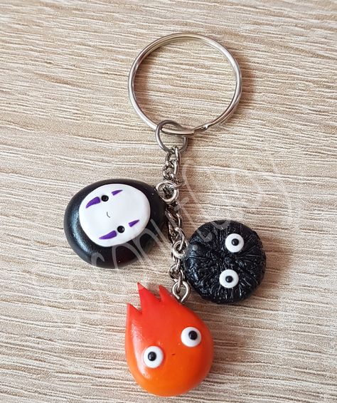 Studio Ghibli keychain handmade with polymer clay Studio Ghibli Clay Keychain, Anime Keychains Diy Clay, Diy Clay Keychain For Him, Clay Anime Keychain, Anime Polymer Clay Earrings, Anime Polymer Clay Ideas, Studio Ghibli Clay Charms, Polymer Clay Studio Ghibli, Clay Keychain Ideas Aesthetic