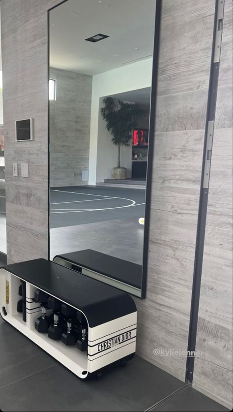 Home Gym Minimalist, Kylie Jenner Palm Springs, Kylie Jenner New House, Kylie Jenner House, Future Board, Palm Springs House, Jenner House, Palm Springs Home, Holmby Hills