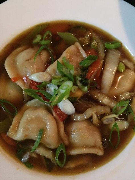 Slow Cooker Chinese Dumpling Asian Inspired Crockpot Soup, Easy Asian Inspired Crockpot Soup, Crock Pot Dumpling Soup, Spicy Dumpling Soup Crockpot, Crockpot Asian Dumpling Soup, Crockpot Pot Sticker Soup, Crockpot Dumpling Soup, Pot Sticker Soup Crockpot, Potsticker Soup Crockpot