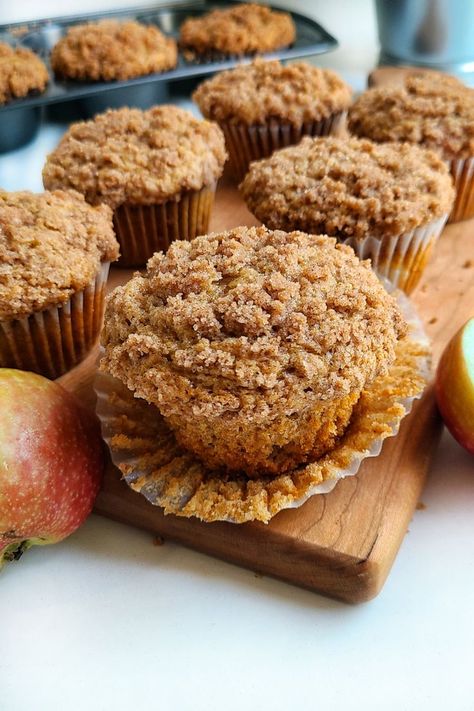 Autumn Muffin Recipes, Apple Cinnamon Muffins Recipe, Apple Streusel Muffins, Cinnamon Streusel Muffins, Cinnamon Streusel Topping, Fall Muffins, Muffin Flavors, Apple Muffin Recipes, Apple Streusel