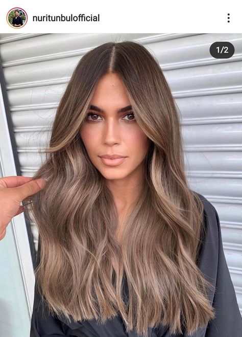 Haircut Selfie, Photo Hijab, Rambut Brunette, Brown Hair Looks, Bronde Balayage, Brown Hair Inspo, Brunette Hair With Highlights, Cute Hairstyle, Brown Hair With Blonde Highlights