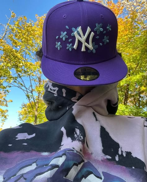 New York Cap Outfit, Fall Weather Outfits, New York Cap, Custom Fitted Hats, Swag Hats, Streetwear Hats, Drip Fits, Outfits New York, Dope Hats