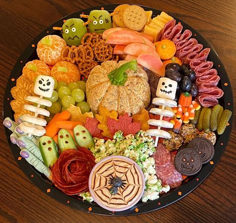 Sun Dried Tomato Cheese Ball, Pumpkin Shape Charcuterie Board, Pumpkin Cheese Ball Charcuterie Board, Pumpkin Shaped Charcuterie Board, Char Boo Terie Board, Platters Ideas, Halloween Charcuterie, Cheese Ball Recipe, Tomato Cheese